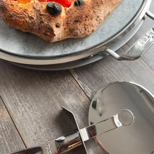 New Pizza Stone Set / Bake and Serve Perfect Pizzas with Kitchen Accessories