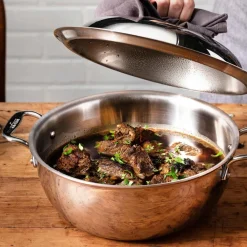 Outlet 5.5-Quart Dutch Oven / Slow Cook with Confidence Dutch Ovens