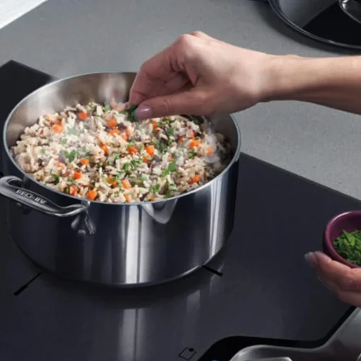 Outlet 1-Quart Saucepan / Perfect for Sauces and Simmering Sauce Pans & Sauciers